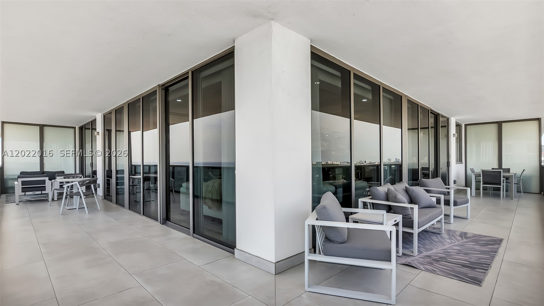 5875 Collins Ave #1807, Miami Beach FL 33140