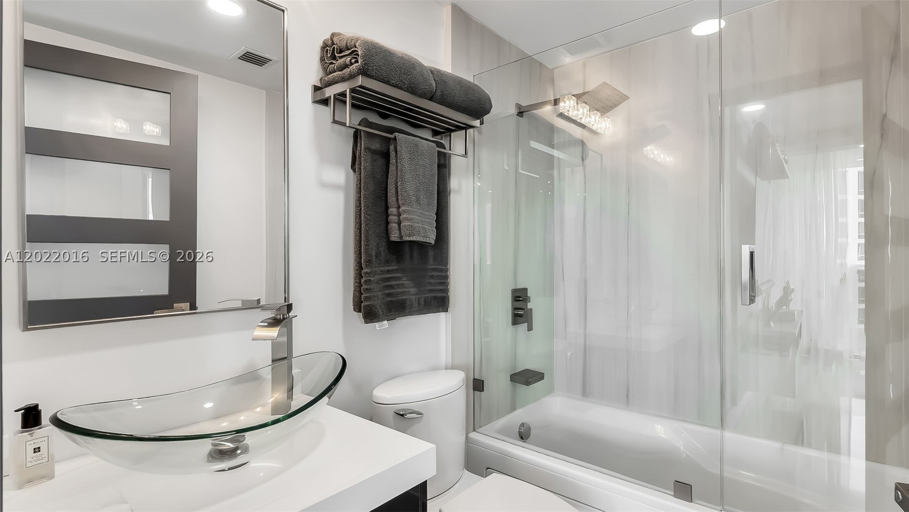 5875 Collins Ave #1807, Miami Beach FL 33140
