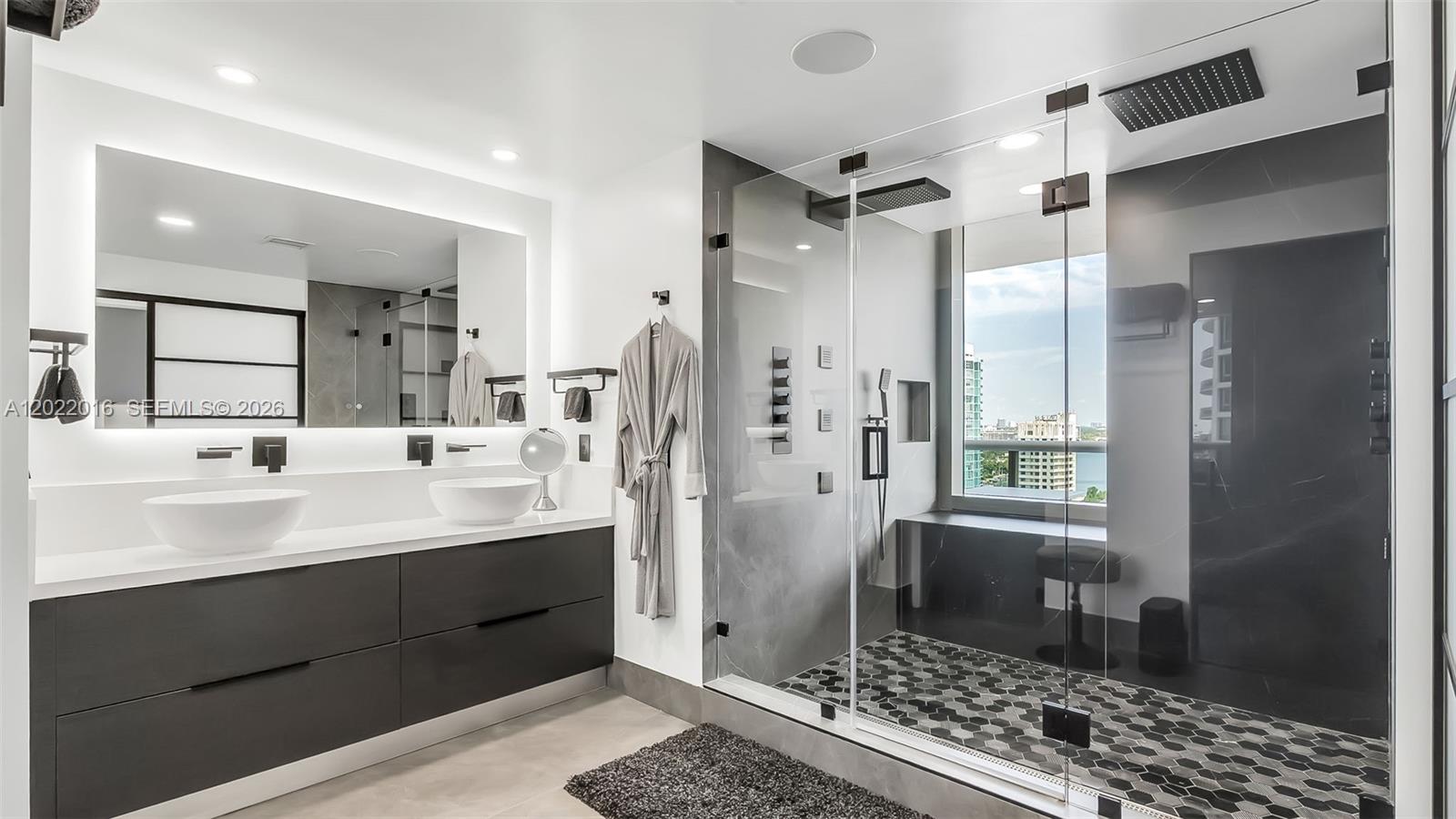 5875 Collins Ave #1807, Miami Beach FL 33140