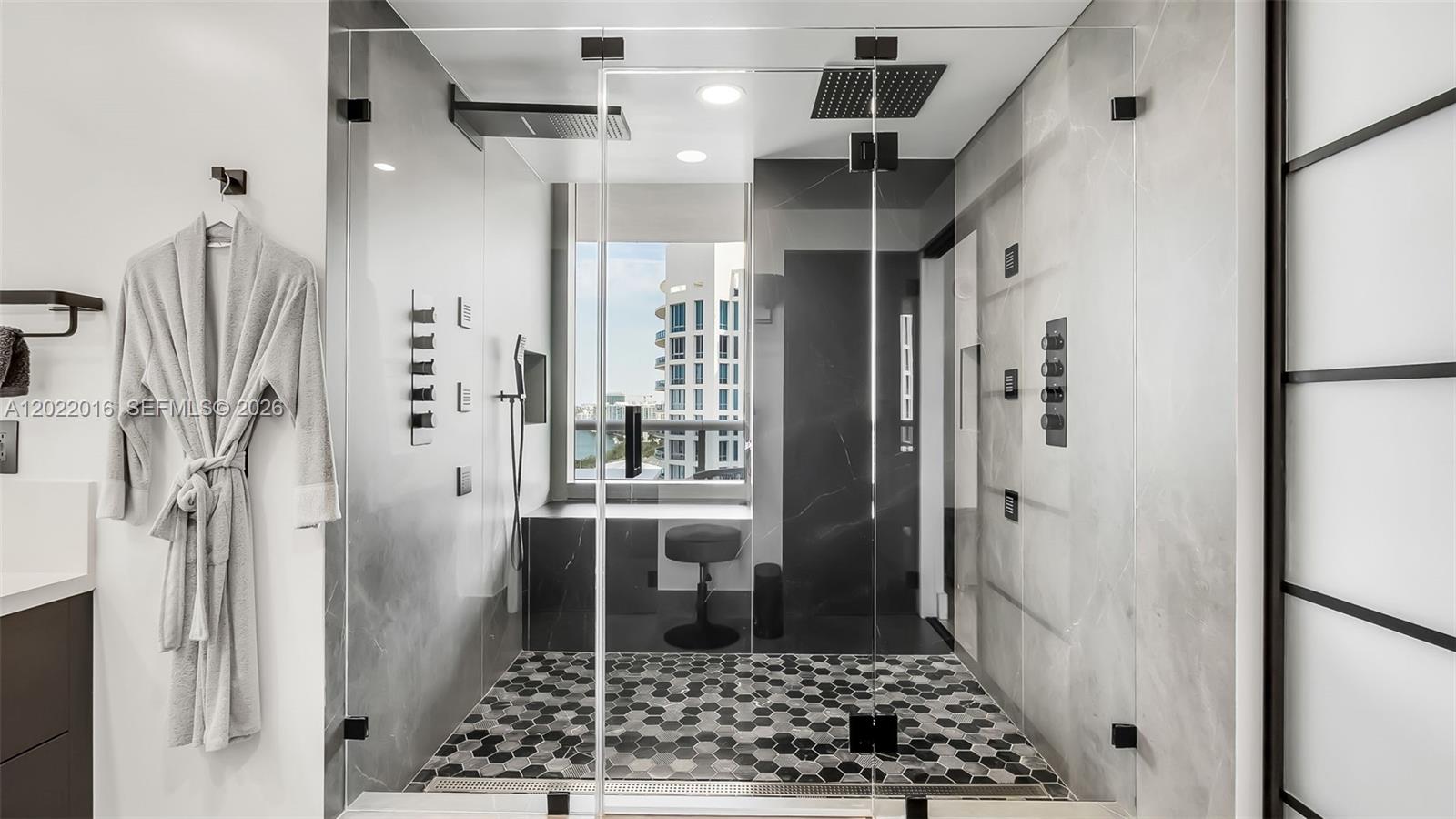 5875 Collins Ave #1807, Miami Beach FL 33140