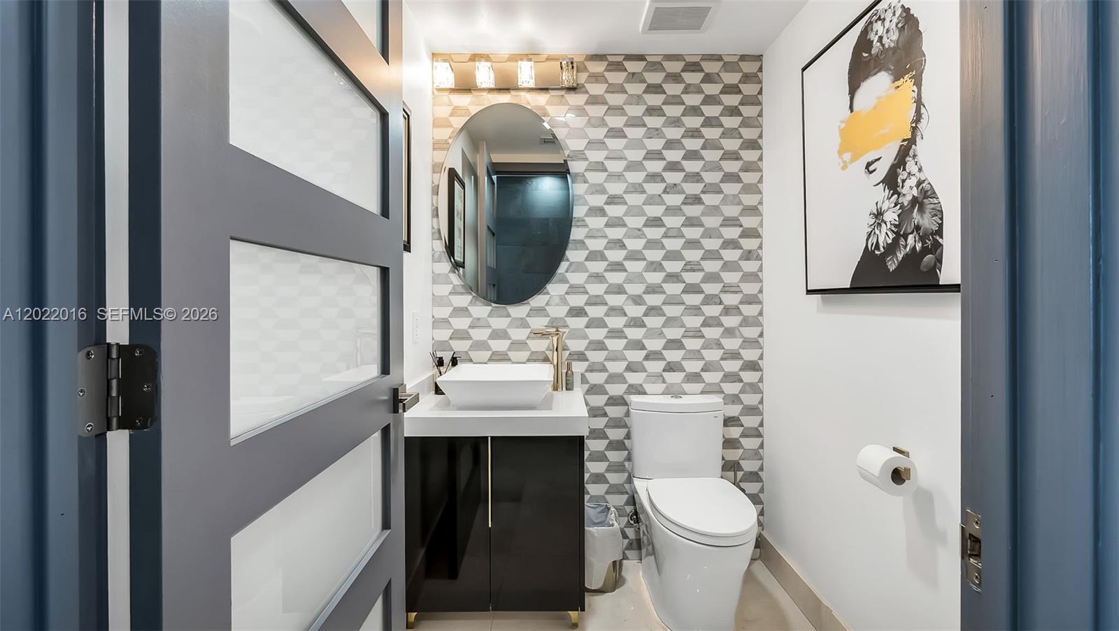 5875 Collins Ave #1807, Miami Beach FL 33140