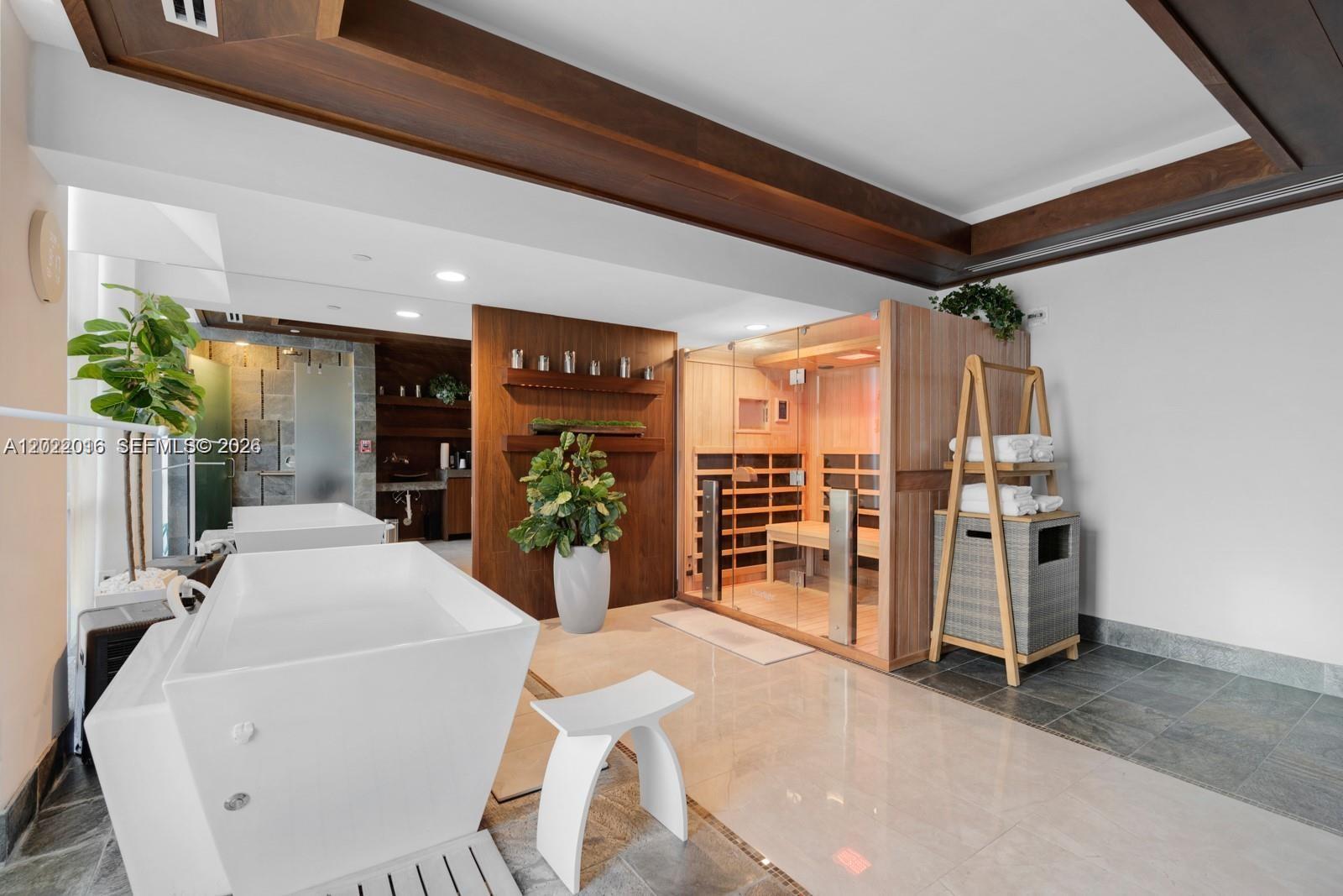 5875 Collins Ave #1807, Miami Beach FL 33140