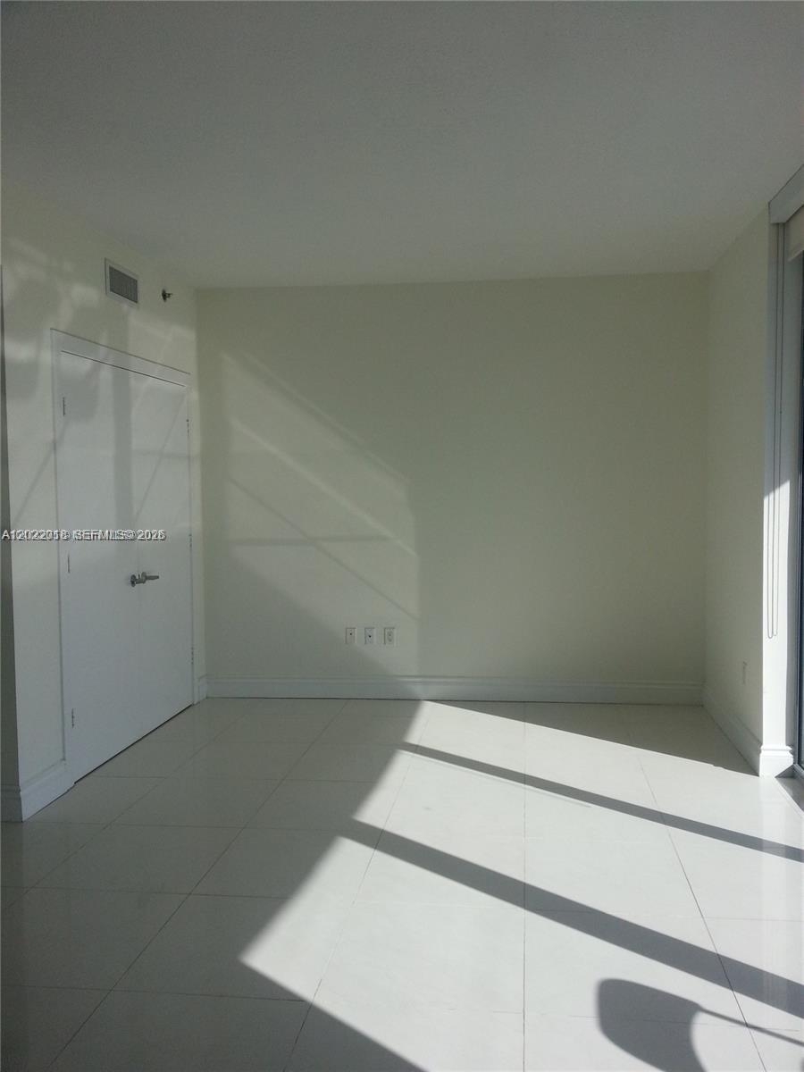 1060 Brickell Ave #2309, Miami FL 33131