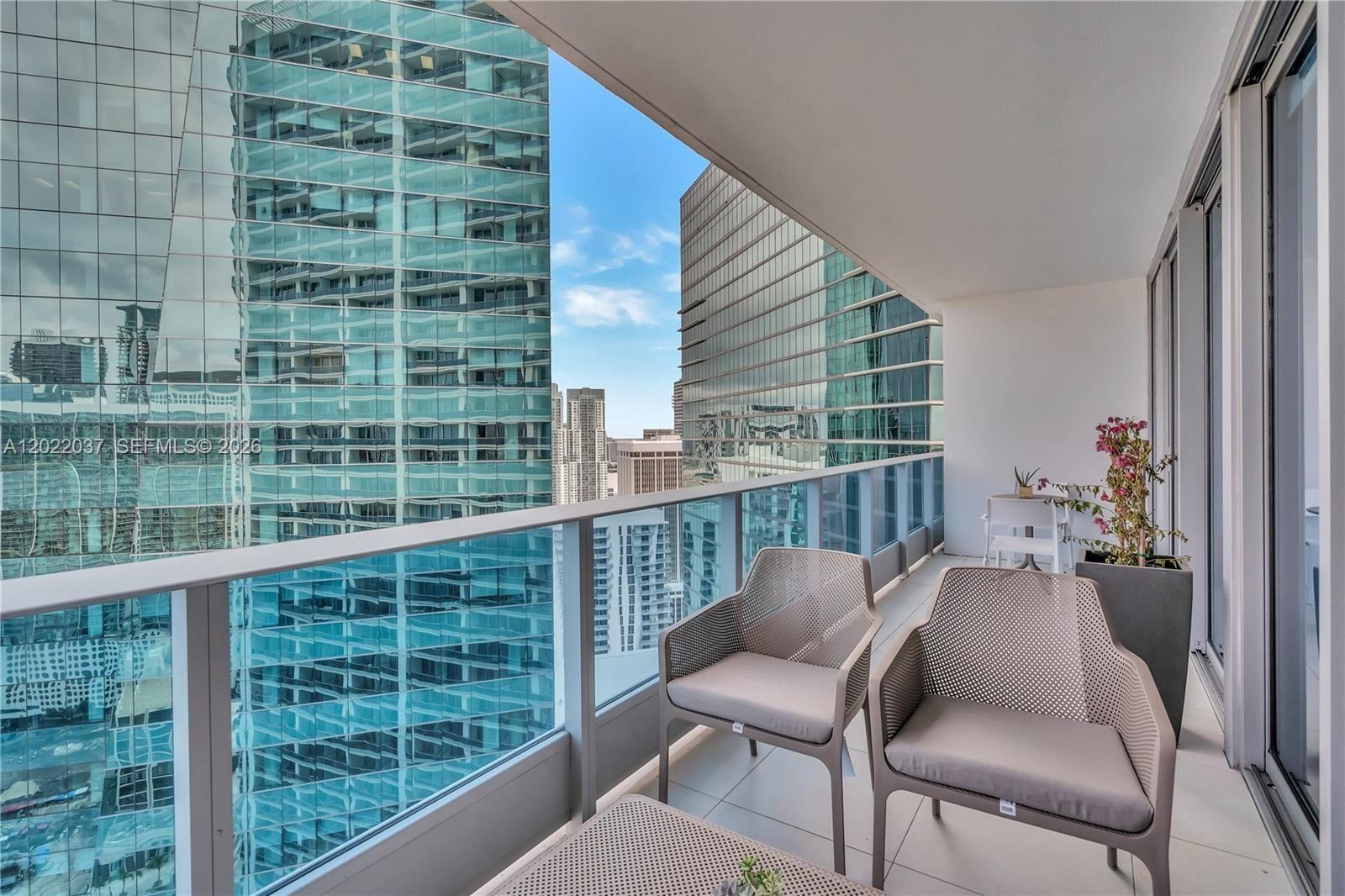 200 Biscayne Boulevard Way #3911, Miami FL 33131