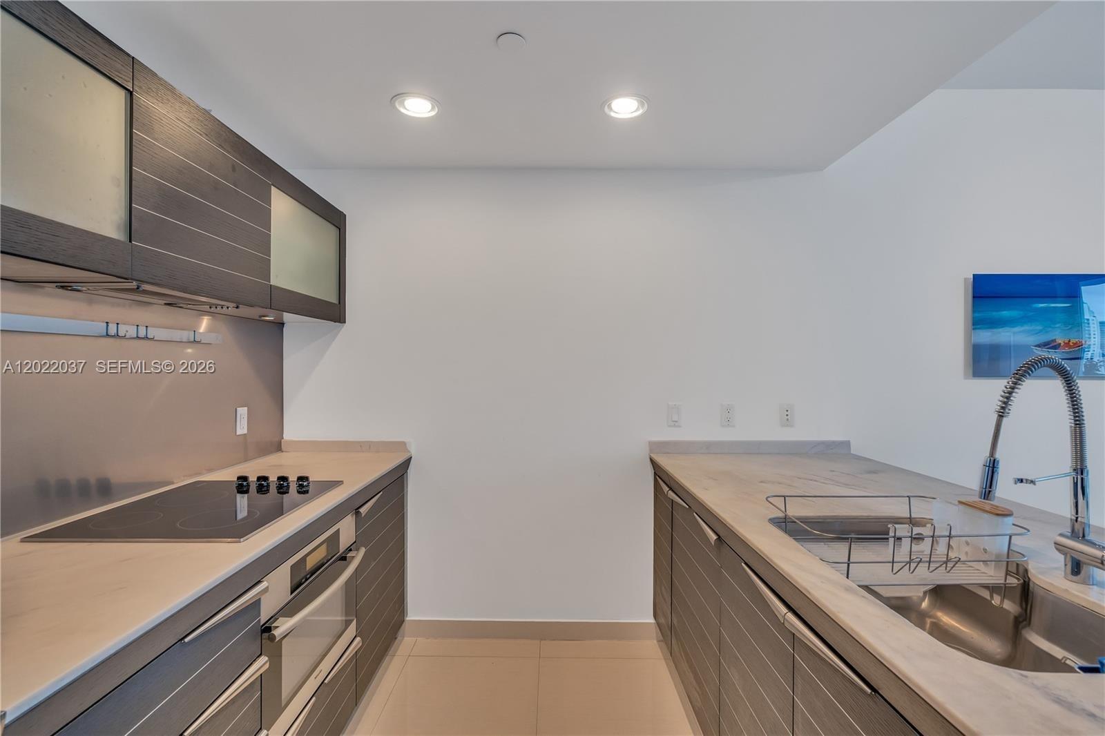 200 Biscayne Boulevard Way #3911, Miami FL 33131