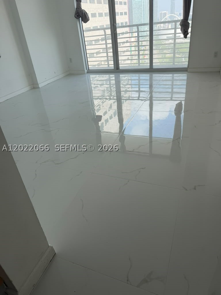 325 S Biscayne Blvd #3620, Miami FL 33131