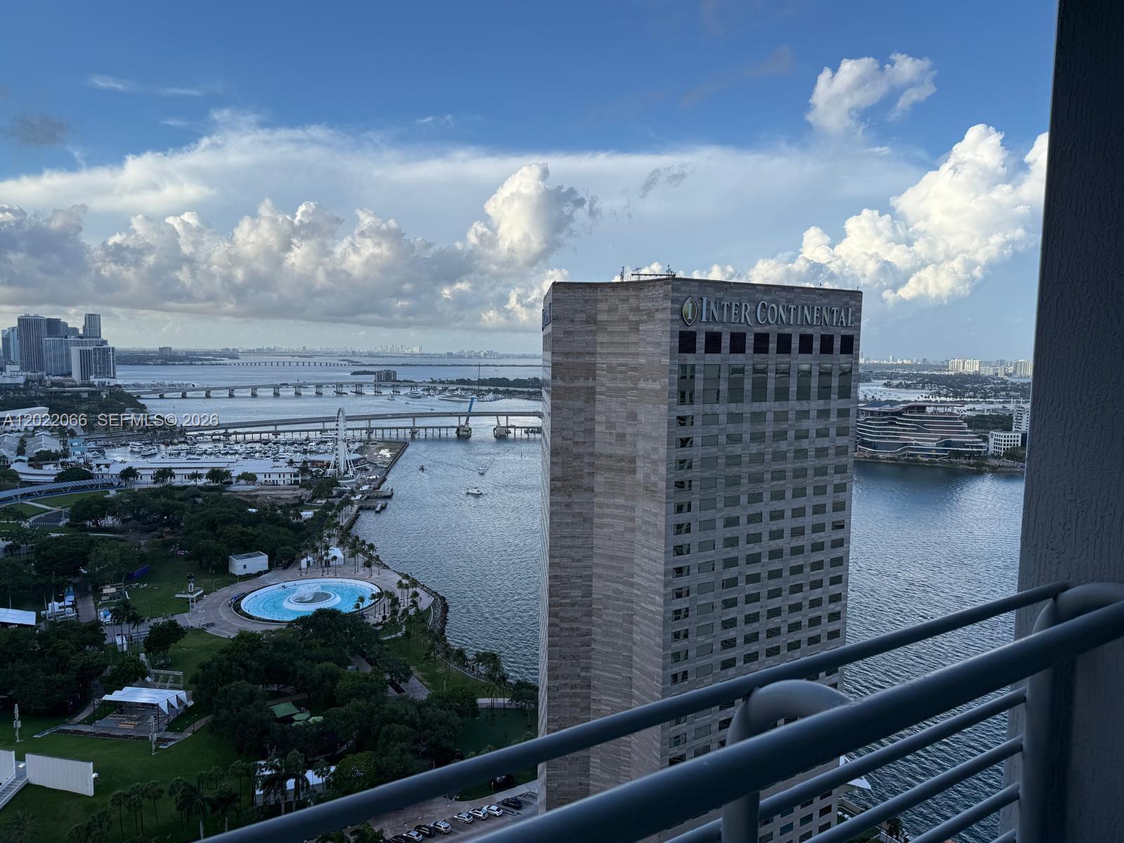 325 S Biscayne Blvd #3620, Miami FL 33131