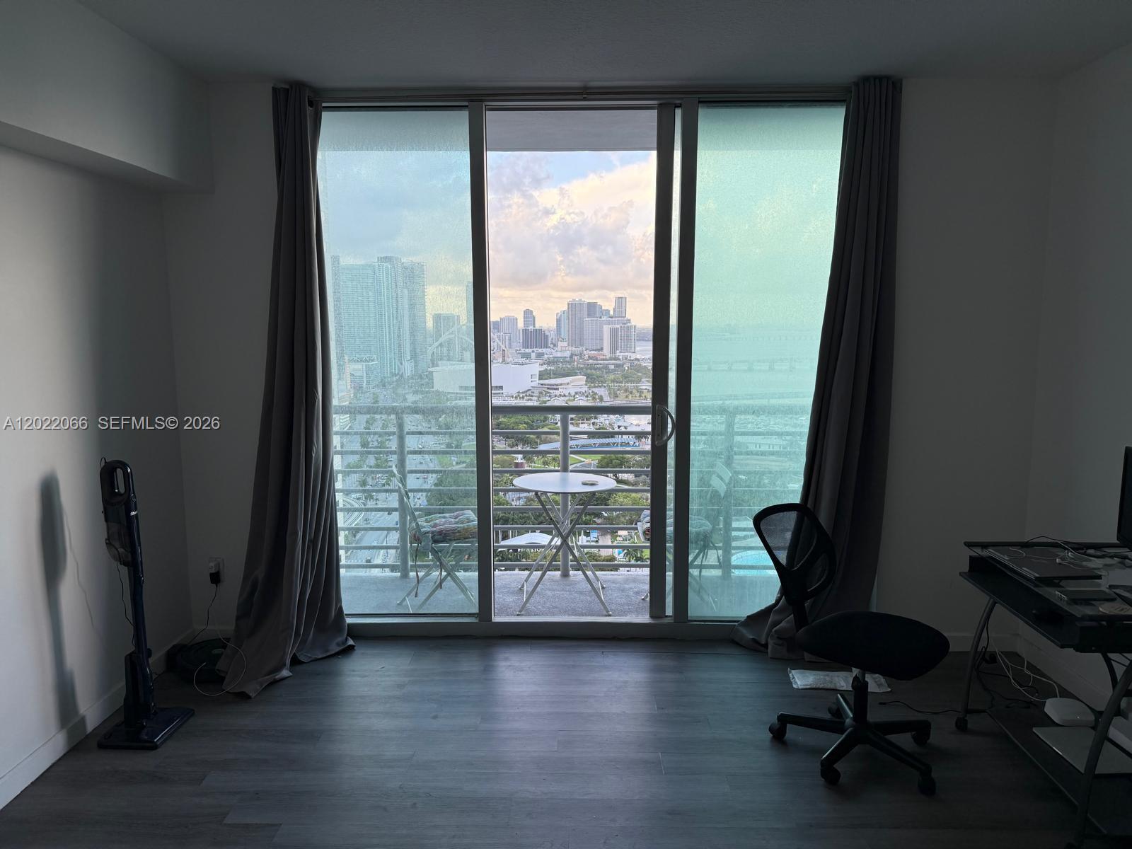 325 S Biscayne Blvd #3620, Miami FL 33131