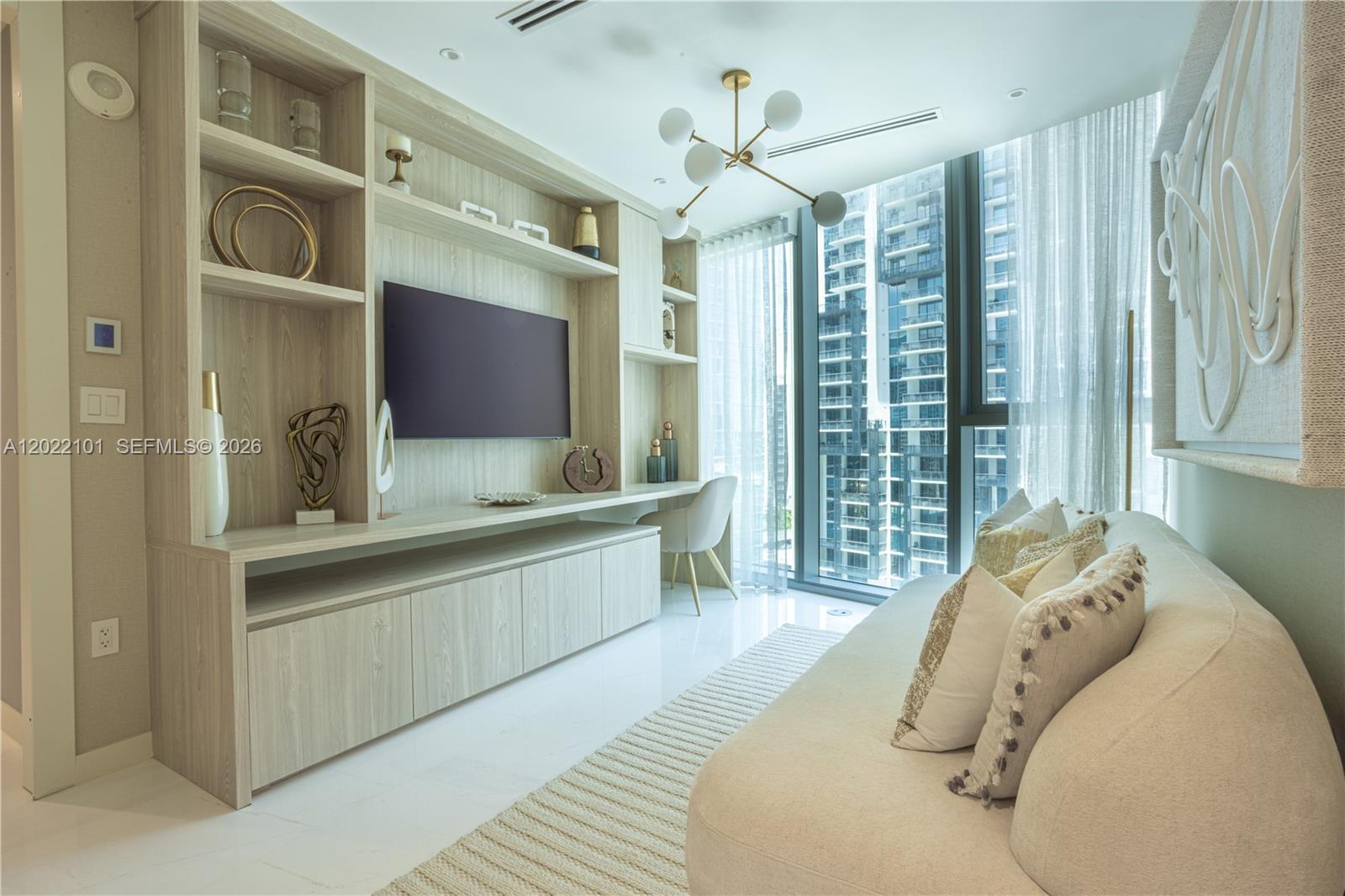 300 Biscayne Boulevard Way #2203C, Miami FL 33131
