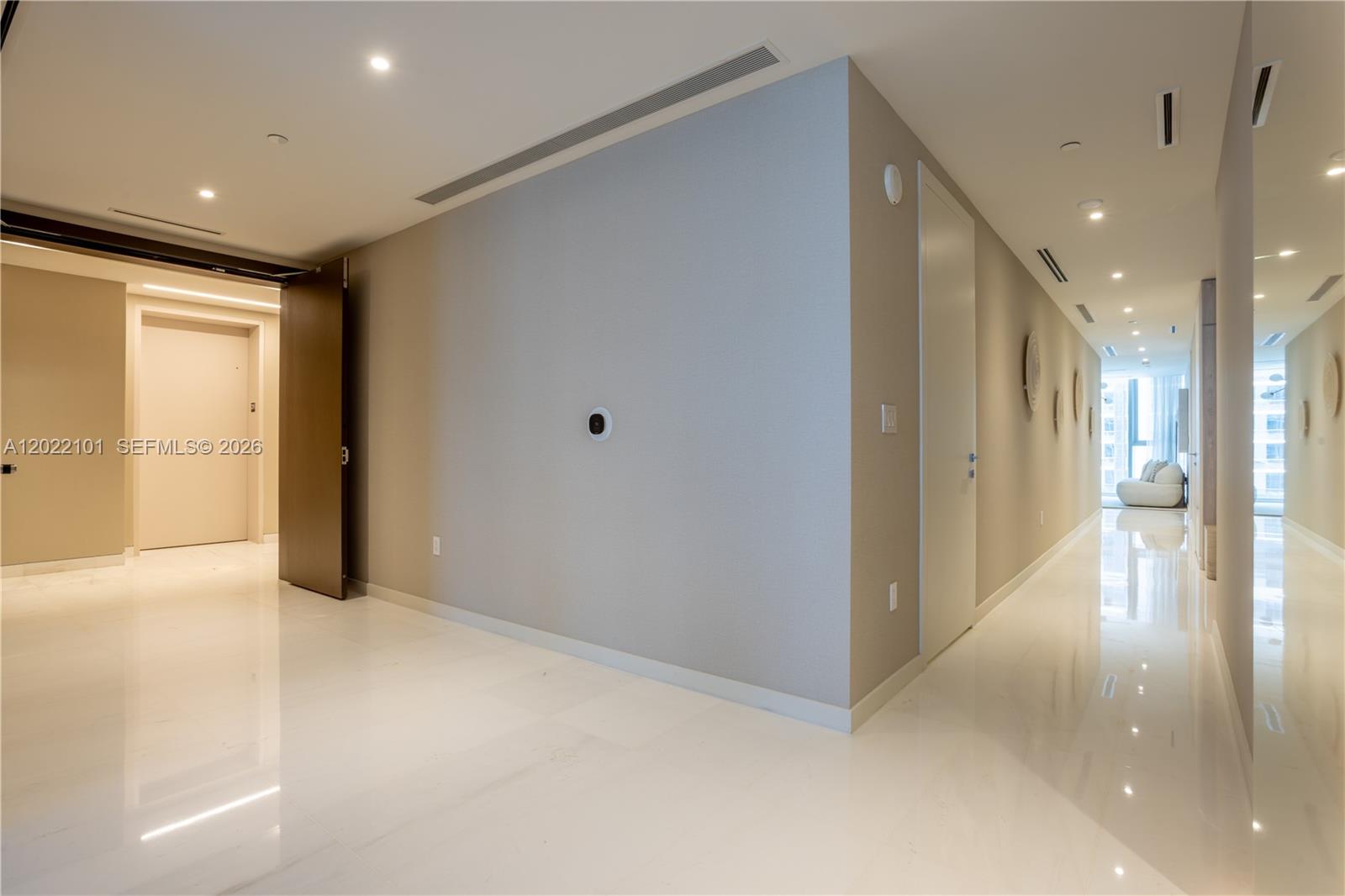 300 Biscayne Boulevard Way #2203C, Miami FL 33131
