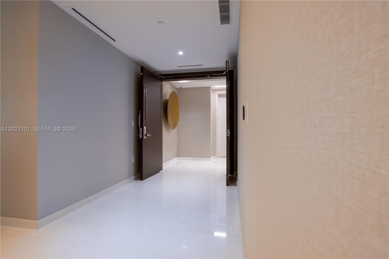 300 Biscayne Boulevard Way #2203C, Miami FL 33131