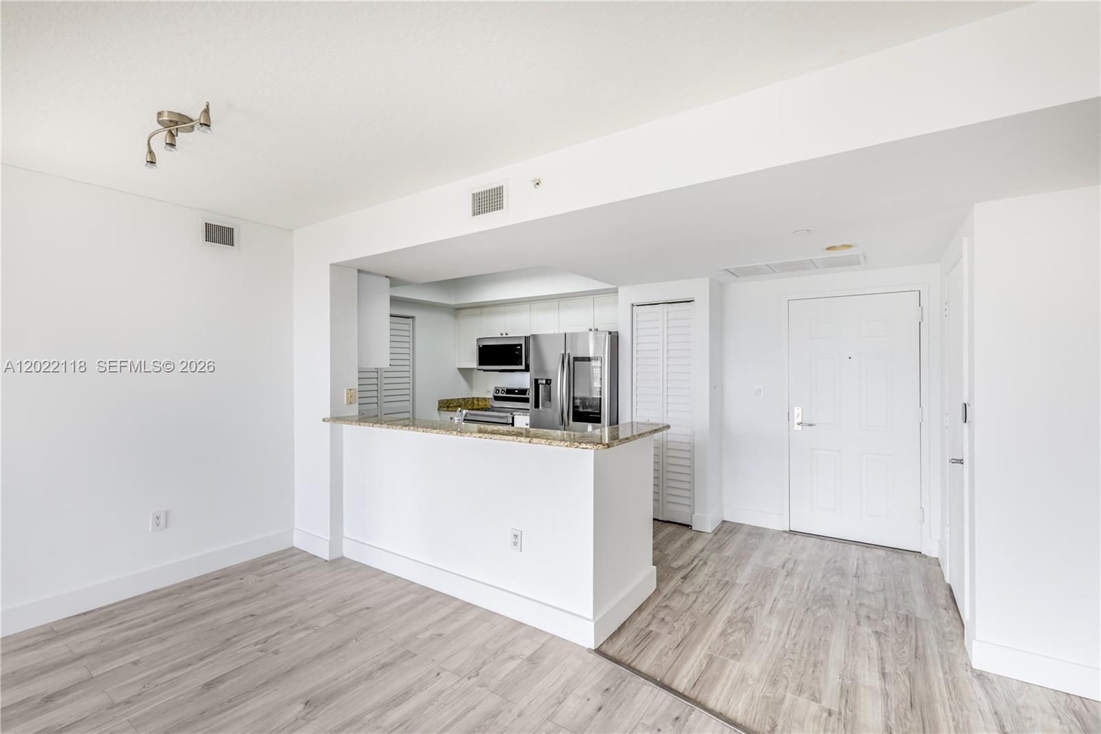 19501 W Country Club Dr #515, Aventura FL 33180