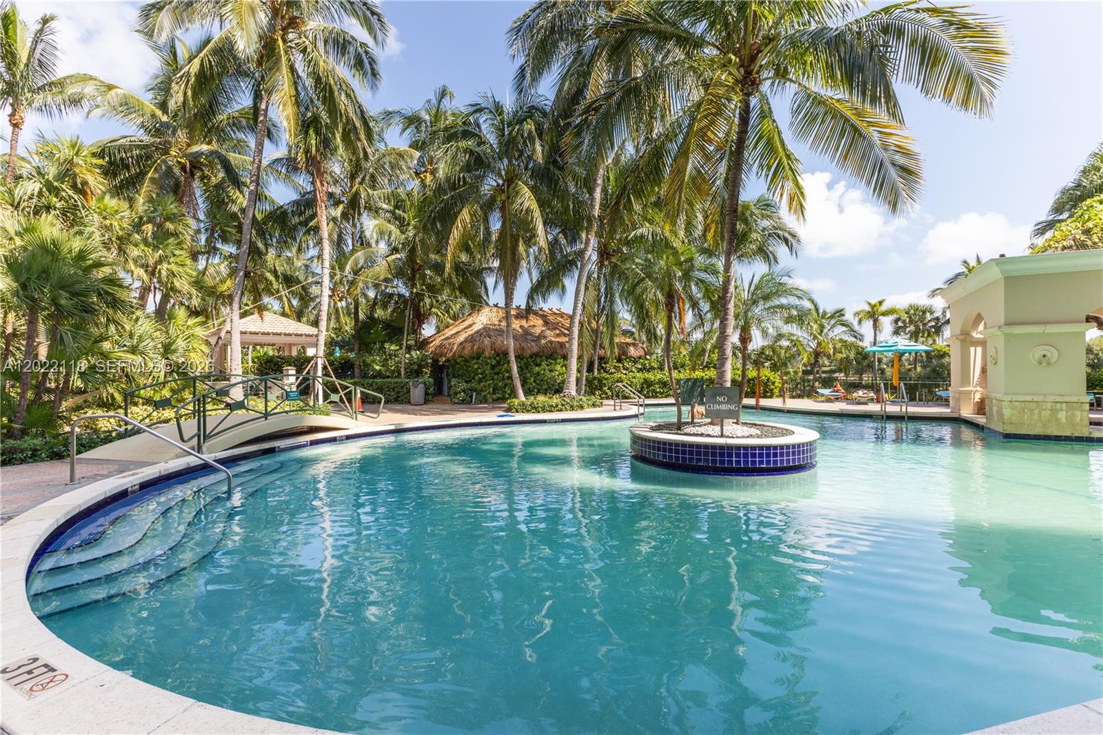 19501 W Country Club Dr #515, Aventura FL 33180