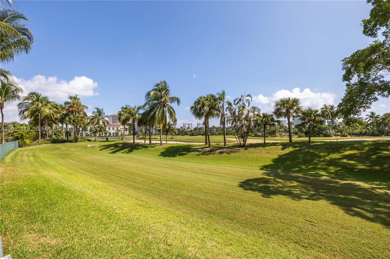 19501 W Country Club Dr #515, Aventura FL 33180