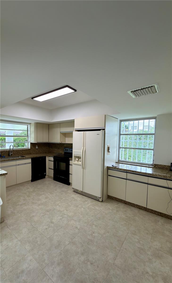 7700 SW 52nd Ct, Miami FL 33143