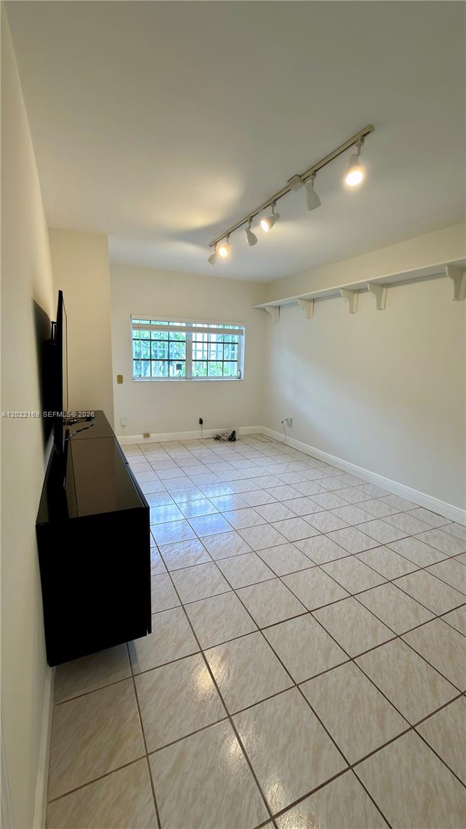 7700 SW 52nd Ct, Miami FL 33143