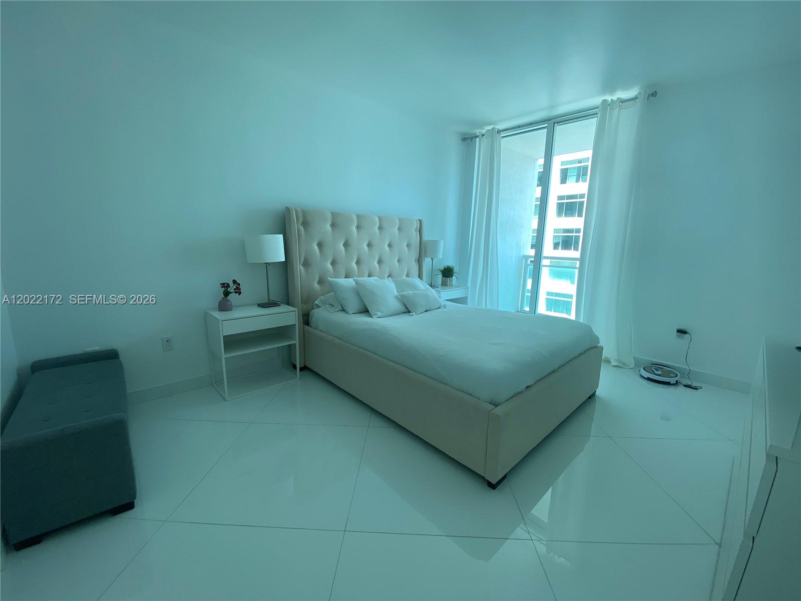 950 Brickell Bay Dr #2206, Miami FL 33131