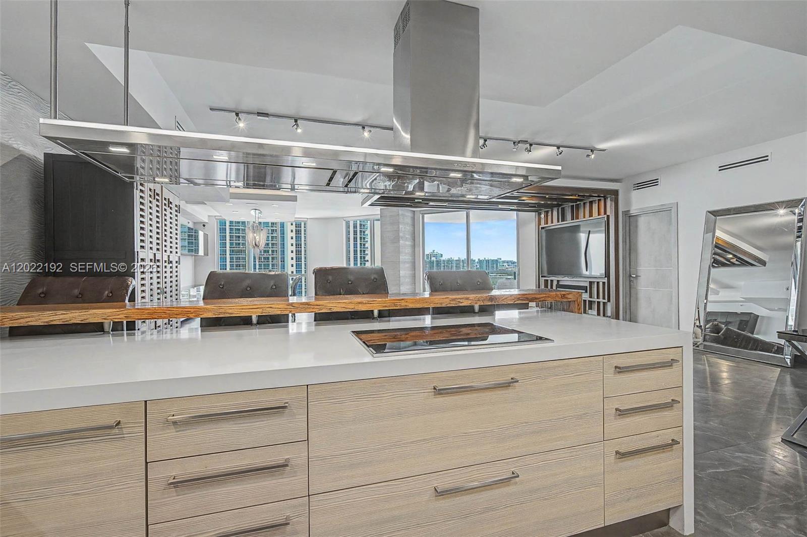 17111 Biscayne Blvd #1405/07, North Miami Beach FL 33160
