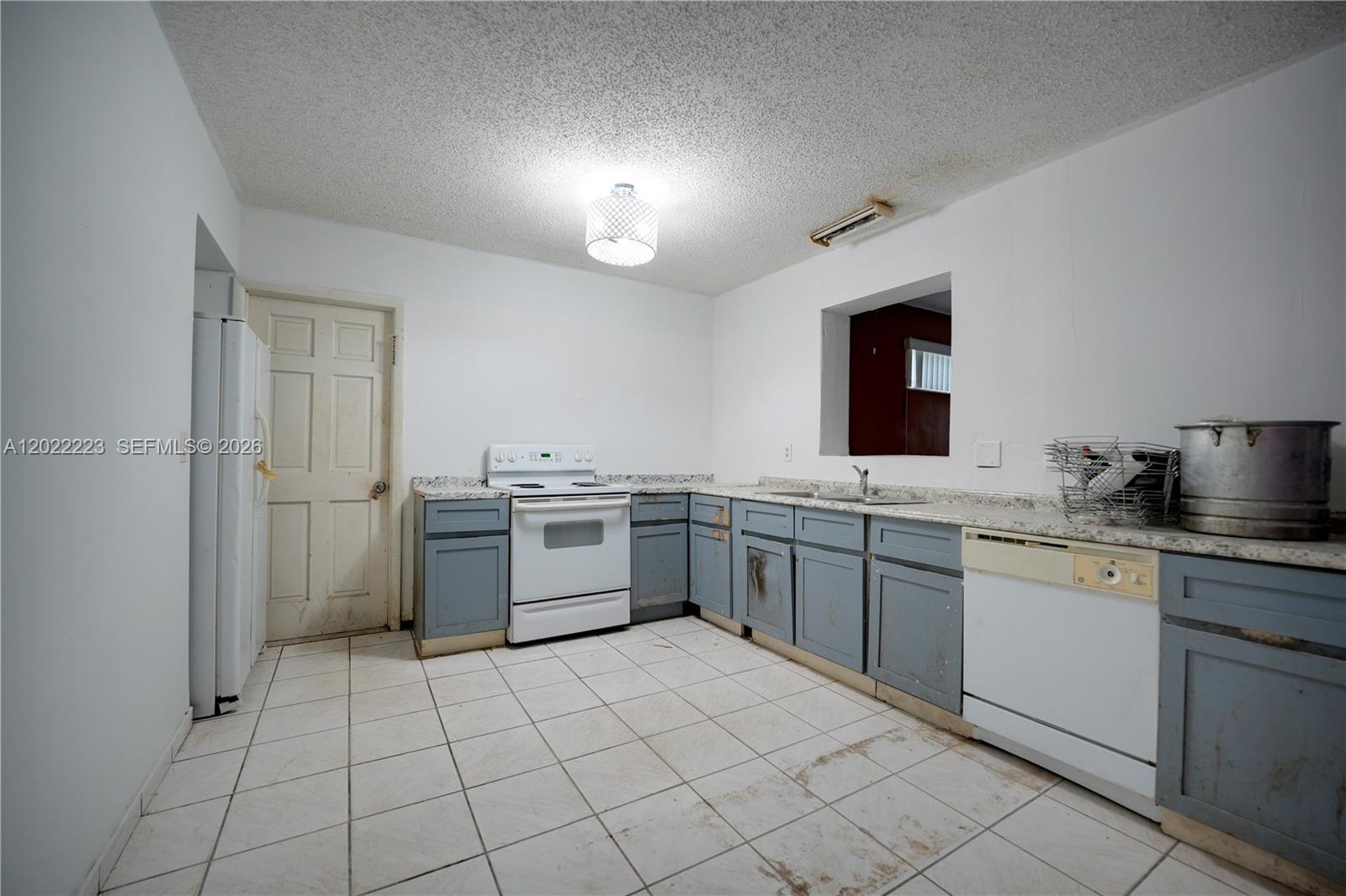 9921 SW 165th Ter, Miami FL 33157