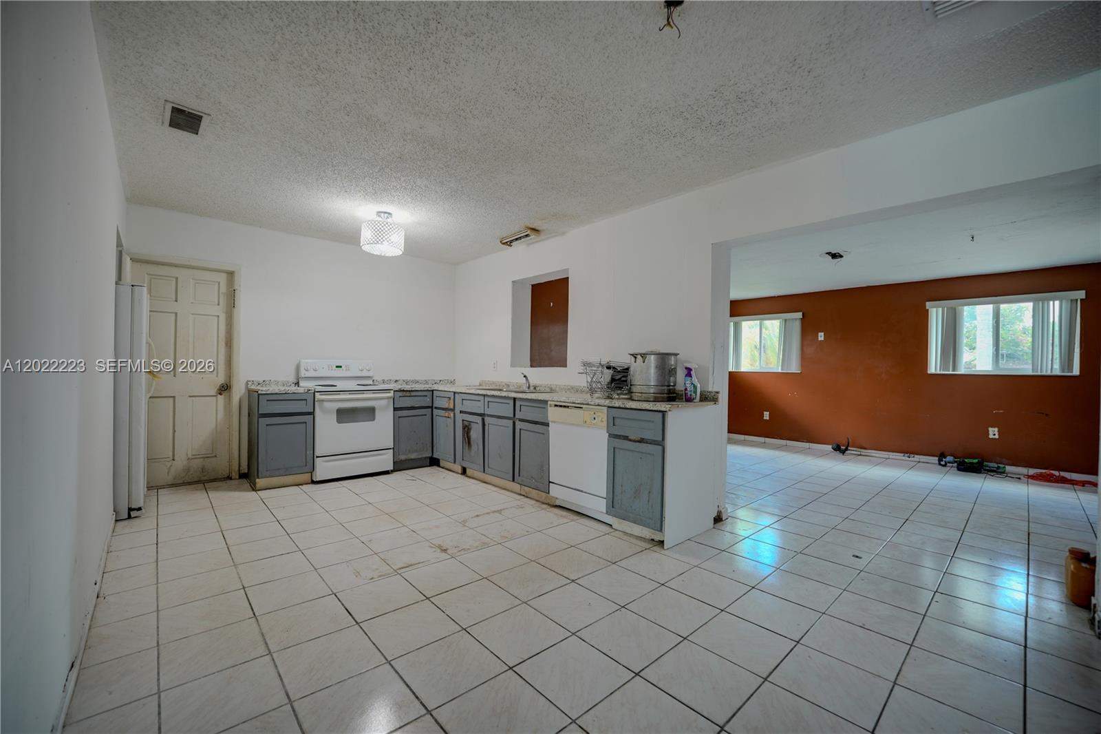 9921 SW 165th Ter, Miami FL 33157