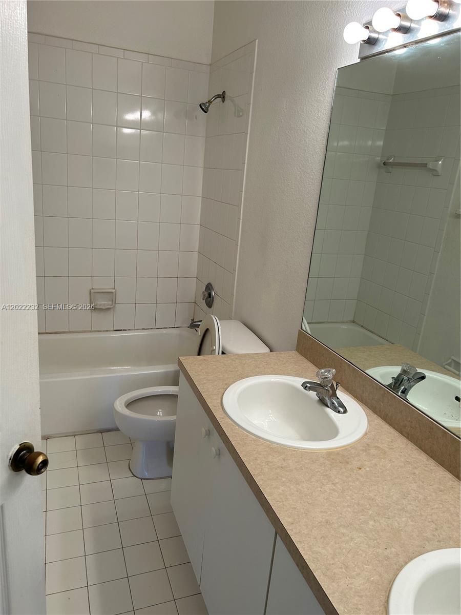 4513 Woodland Cir #4513, Tamarac FL 33319