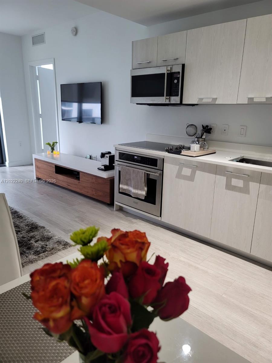 55 SW 9th St #2709, Miami FL 33130