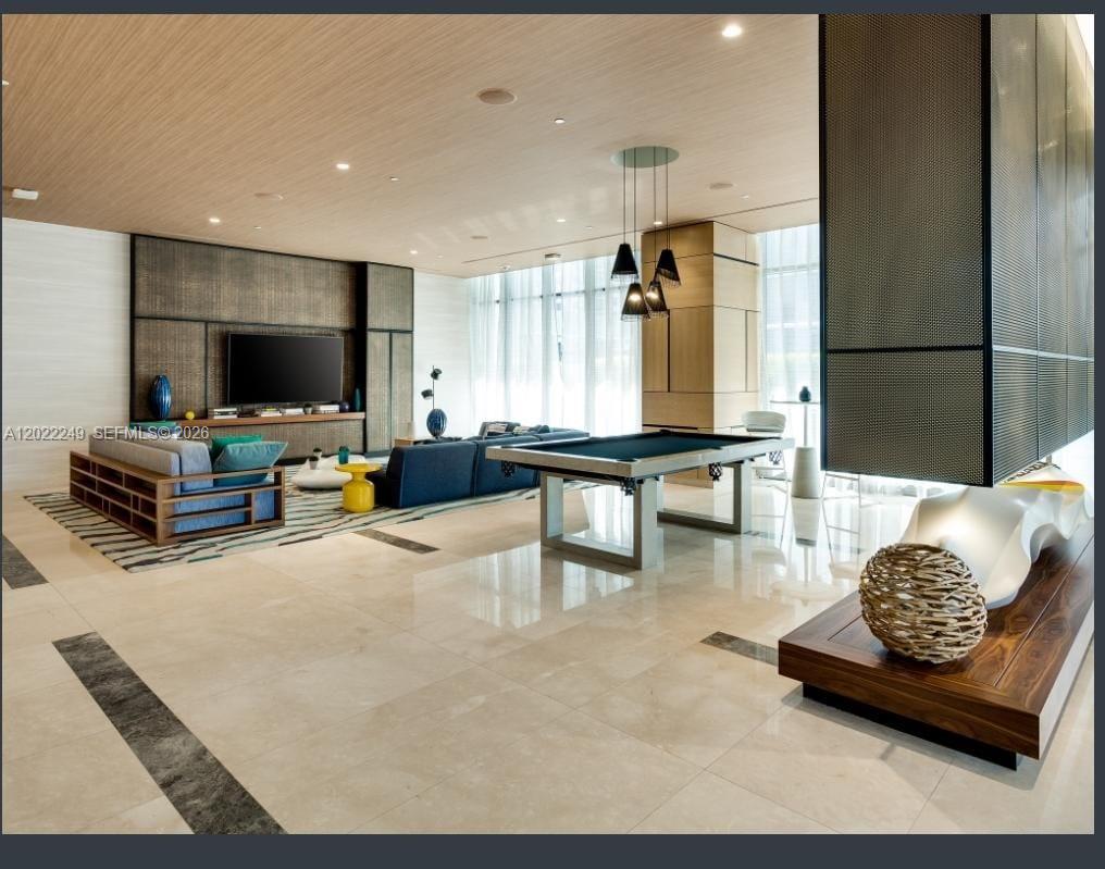 55 SW 9th St #2709, Miami FL 33130