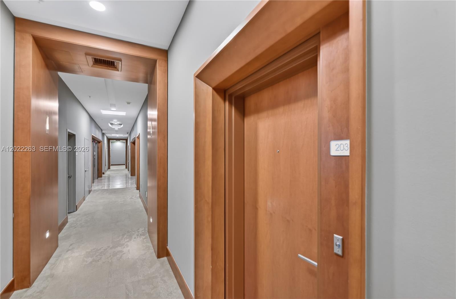 31 SE 5th St #203, Miami FL 33131