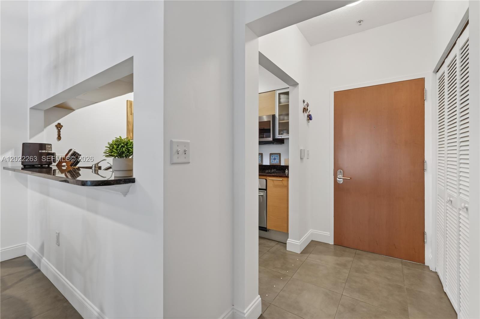 31 SE 5th St #203, Miami FL 33131