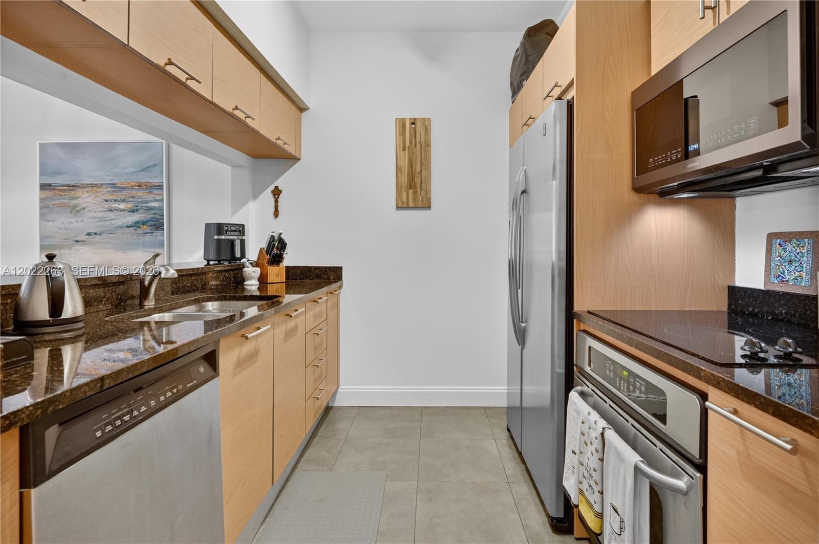 31 SE 5th St #203, Miami FL 33131