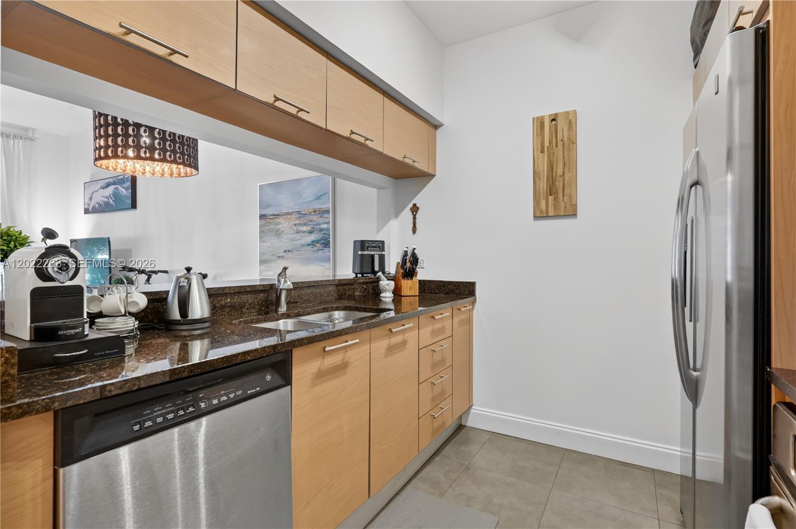 31 SE 5th St #203, Miami FL 33131