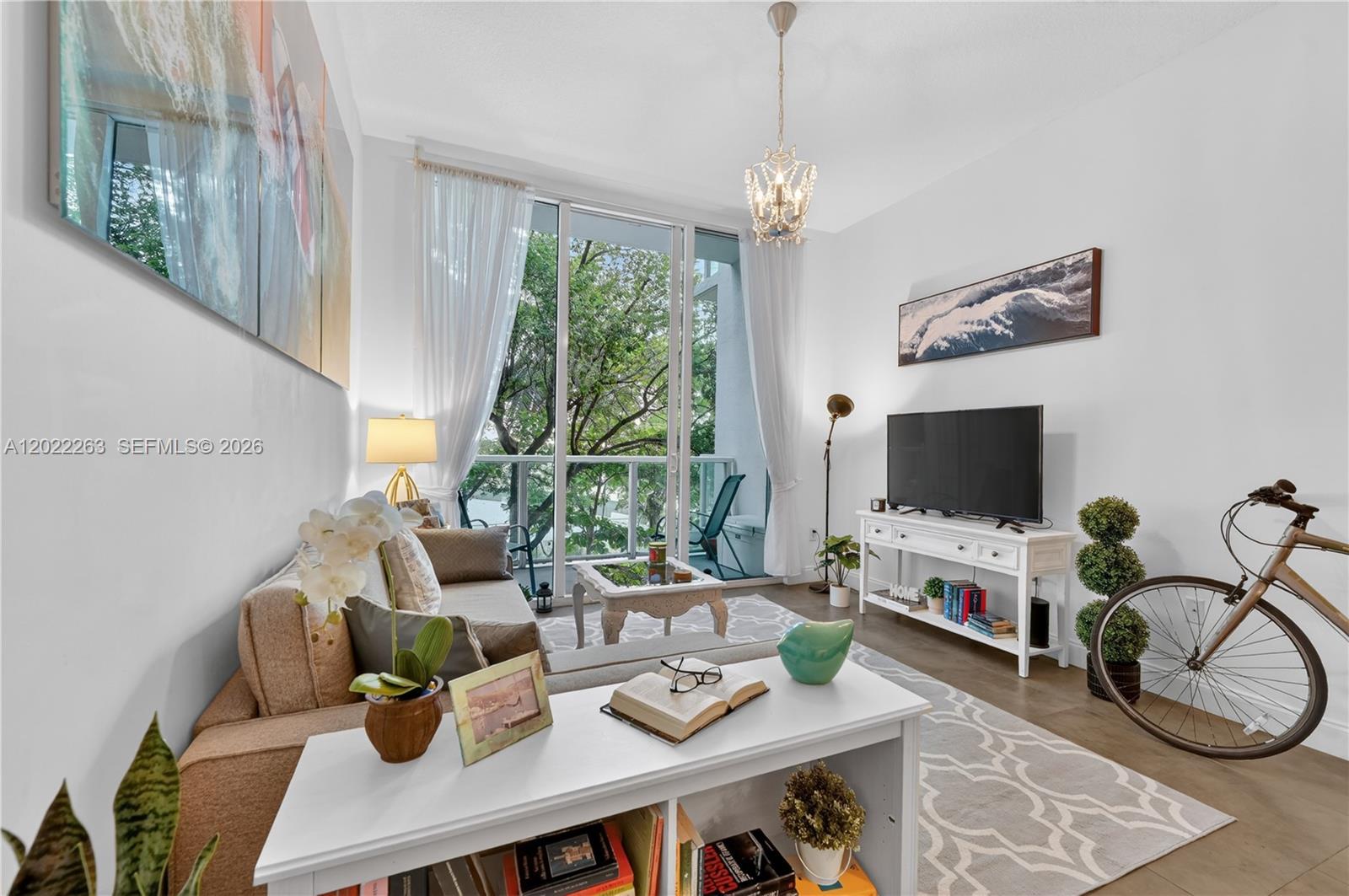 31 SE 5th St #203, Miami FL 33131