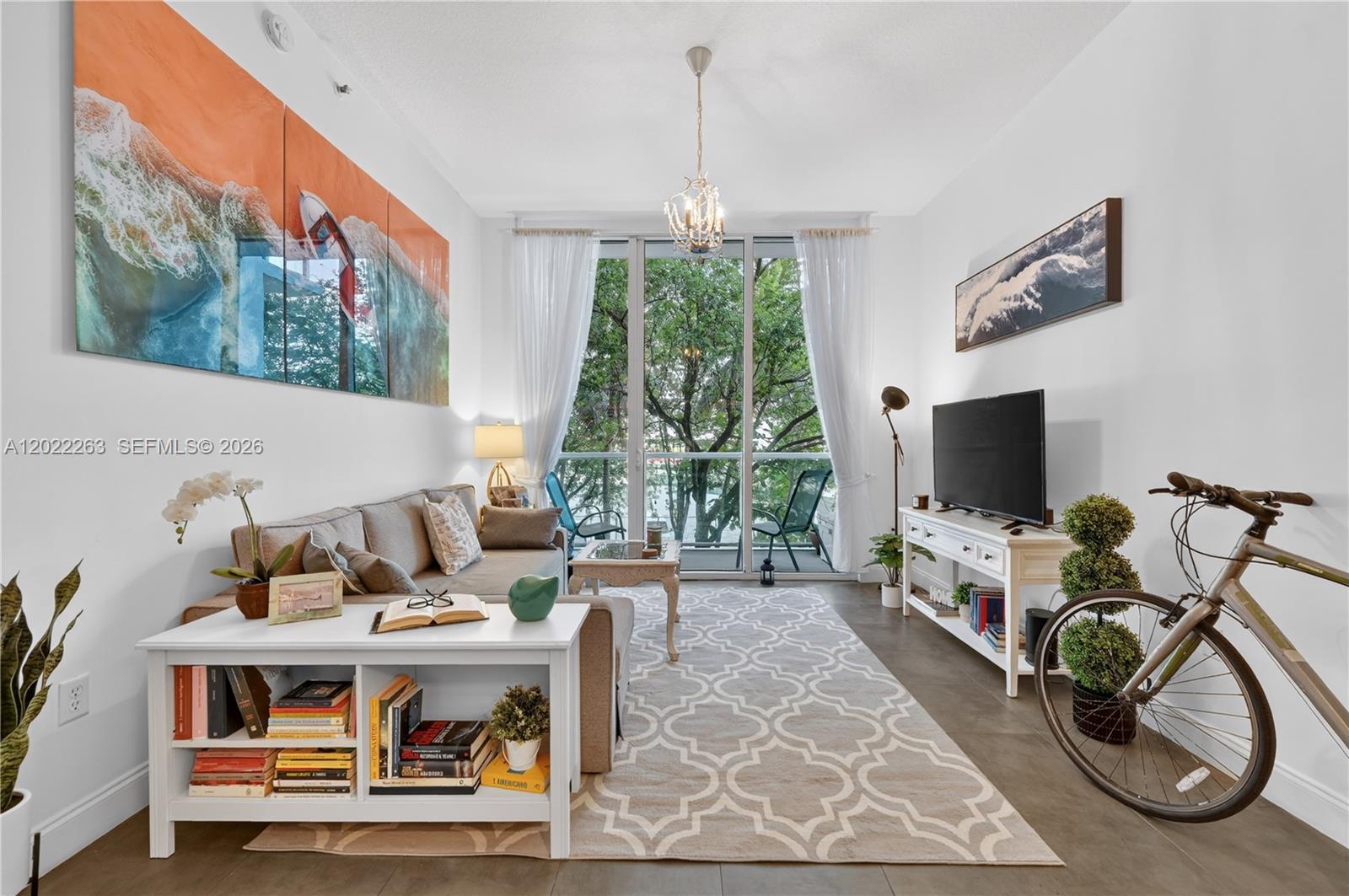 31 SE 5th St #203, Miami FL 33131