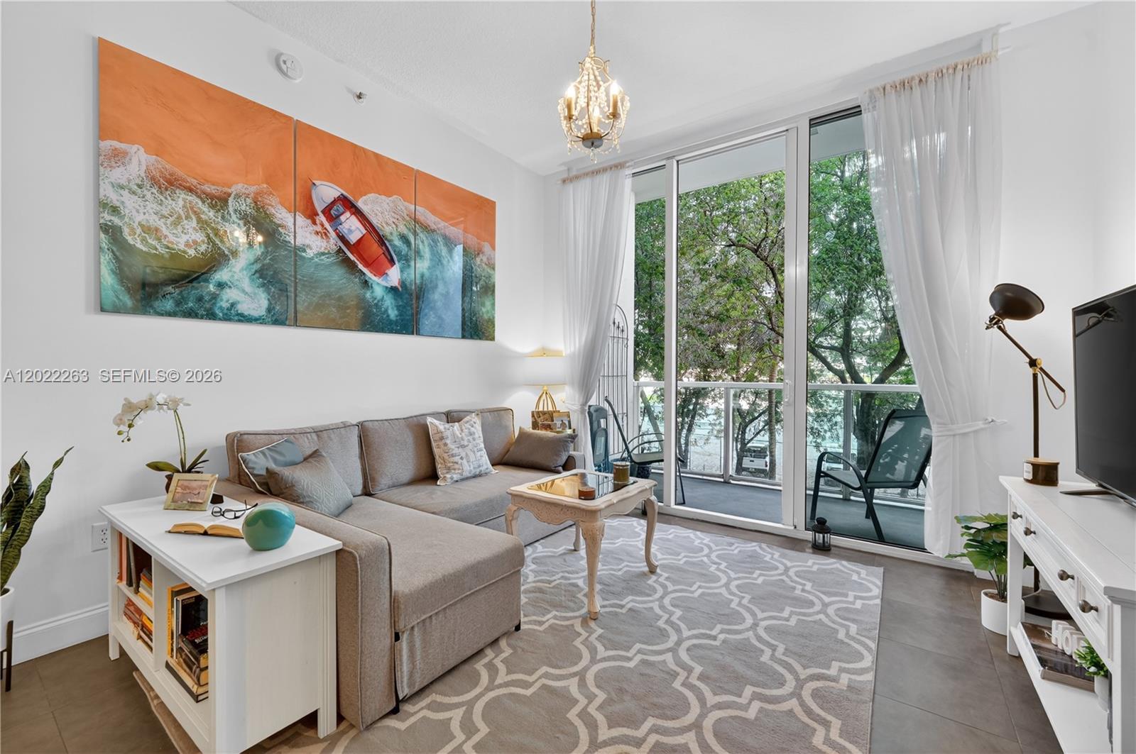 31 SE 5th St #203, Miami FL 33131