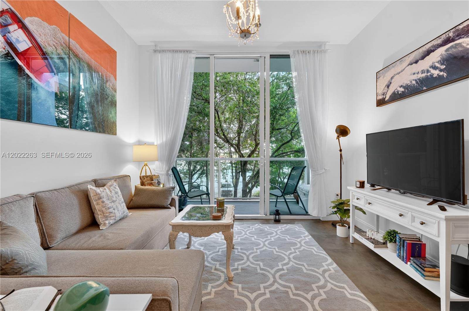 31 SE 5th St #203, Miami FL 33131