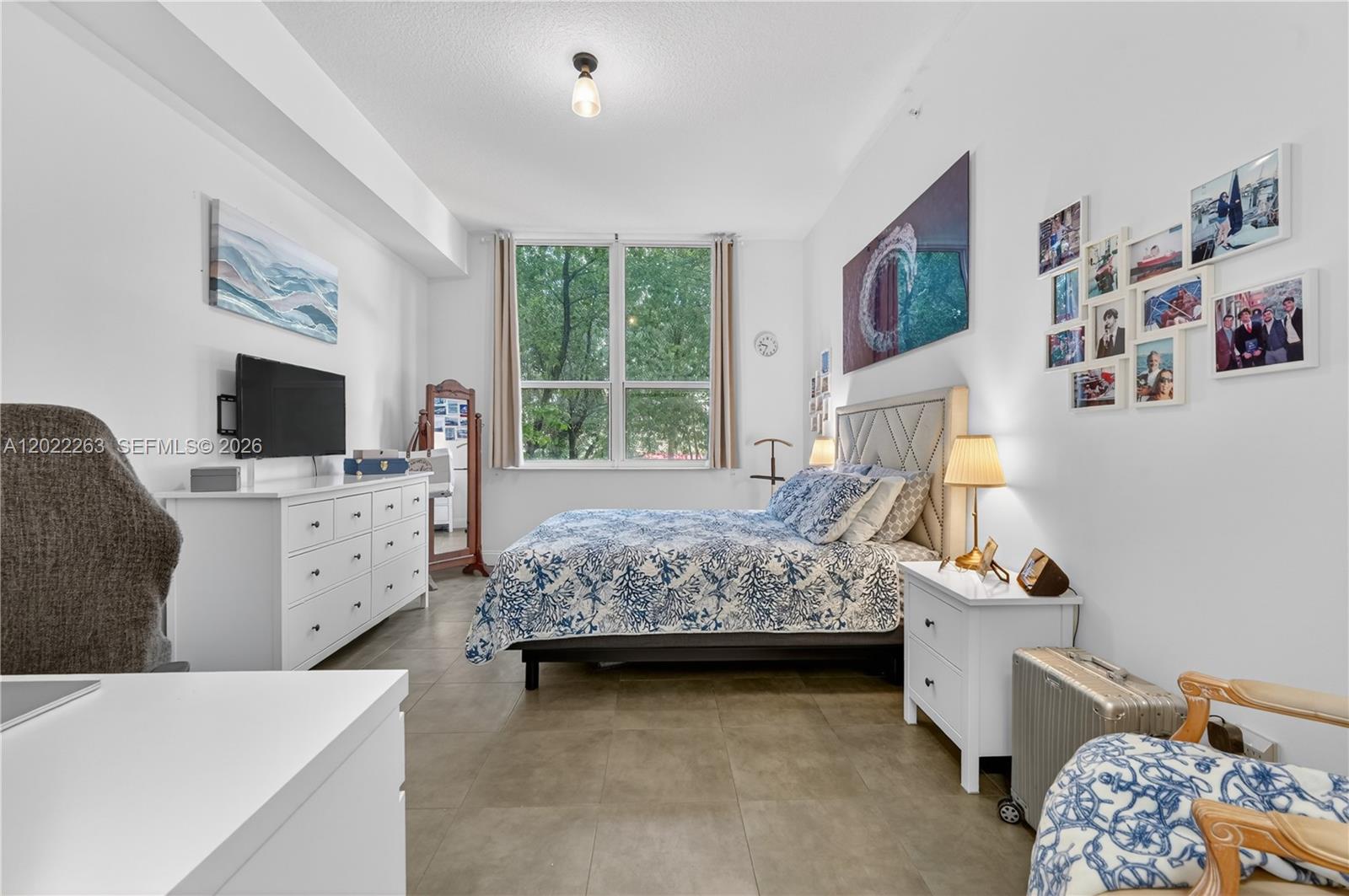 31 SE 5th St #203, Miami FL 33131
