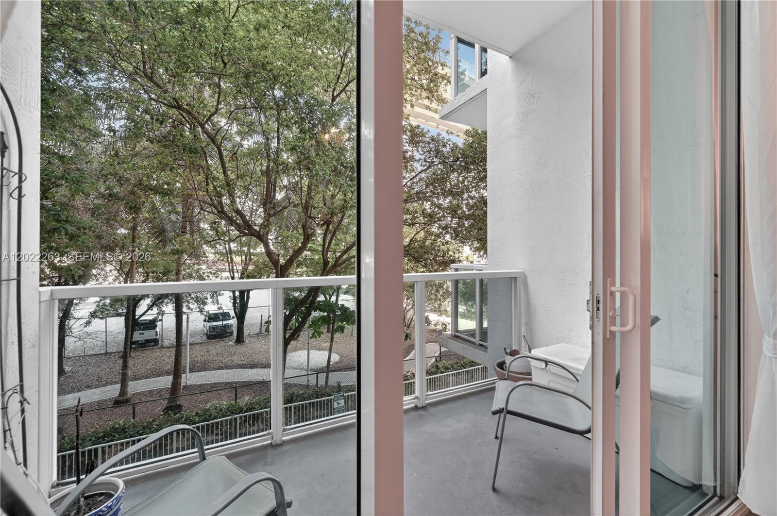 31 SE 5th St #203, Miami FL 33131