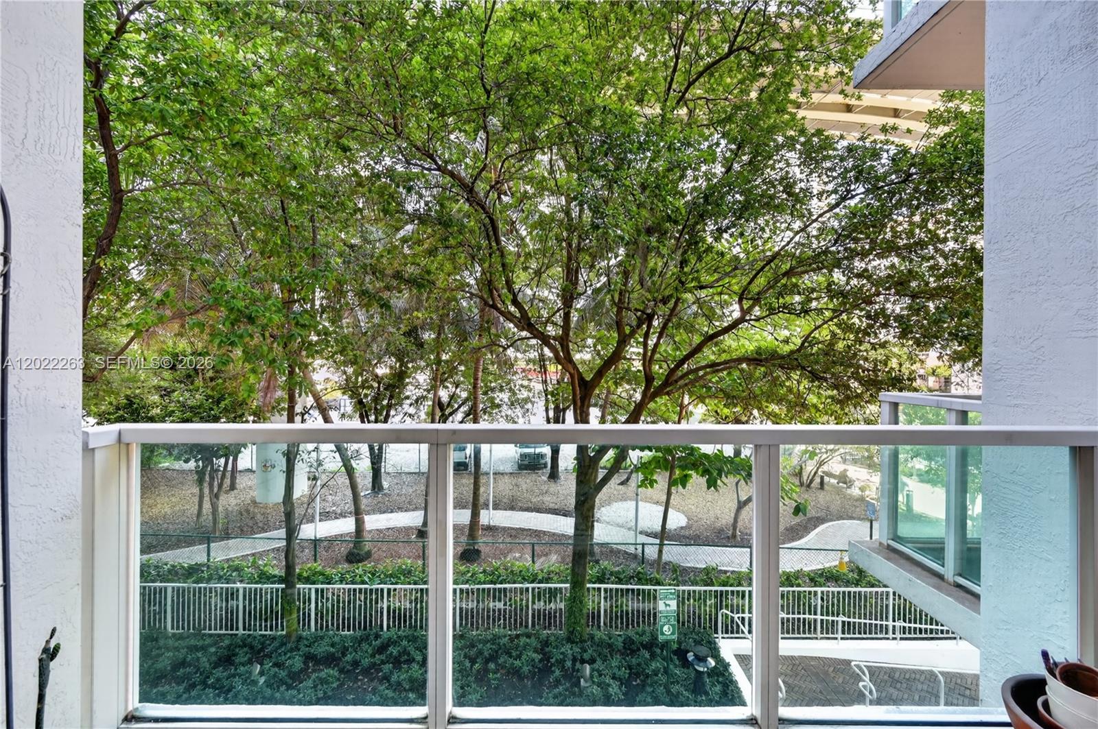 31 SE 5th St #203, Miami FL 33131