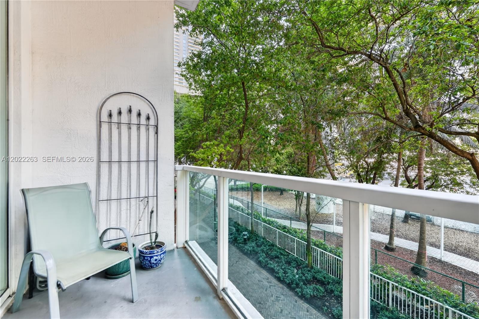 31 SE 5th St #203, Miami FL 33131