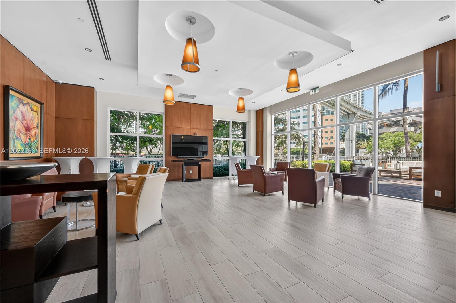 31 SE 5th St #203, Miami FL 33131