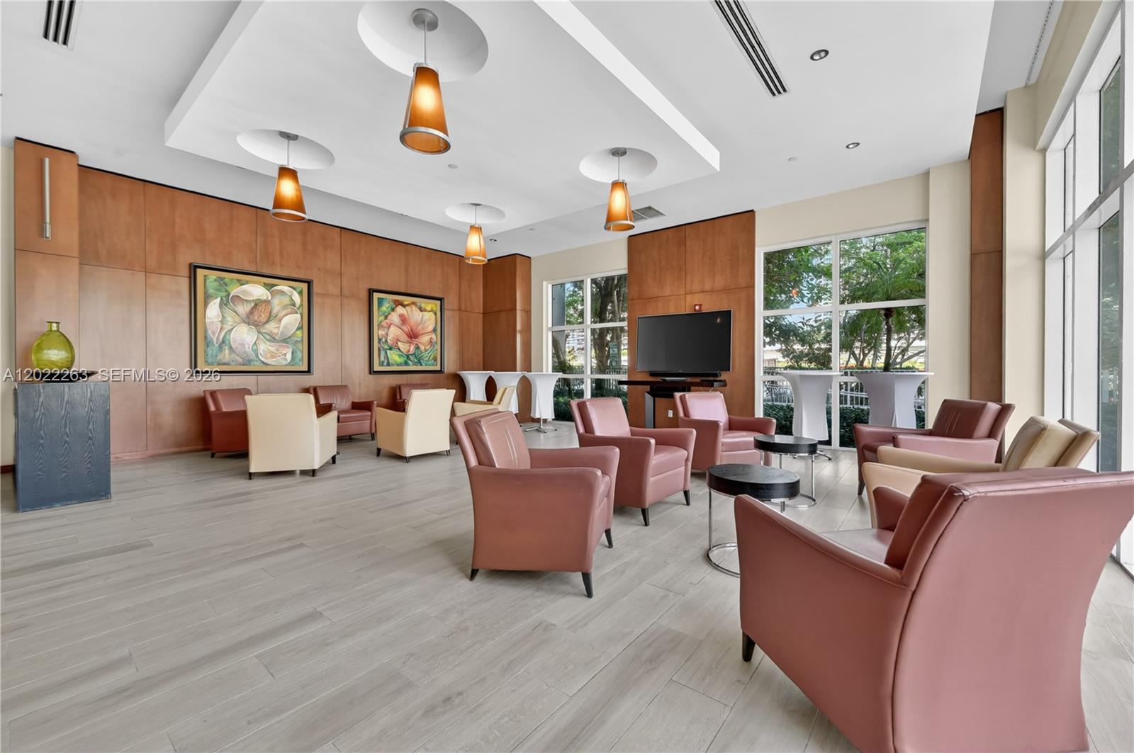 31 SE 5th St #203, Miami FL 33131