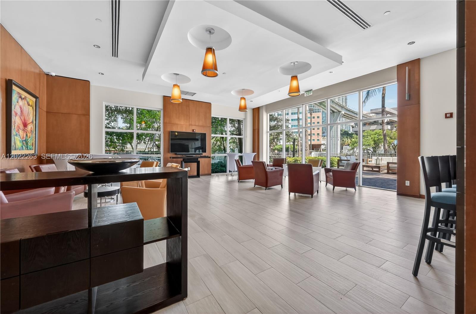 31 SE 5th St #203, Miami FL 33131
