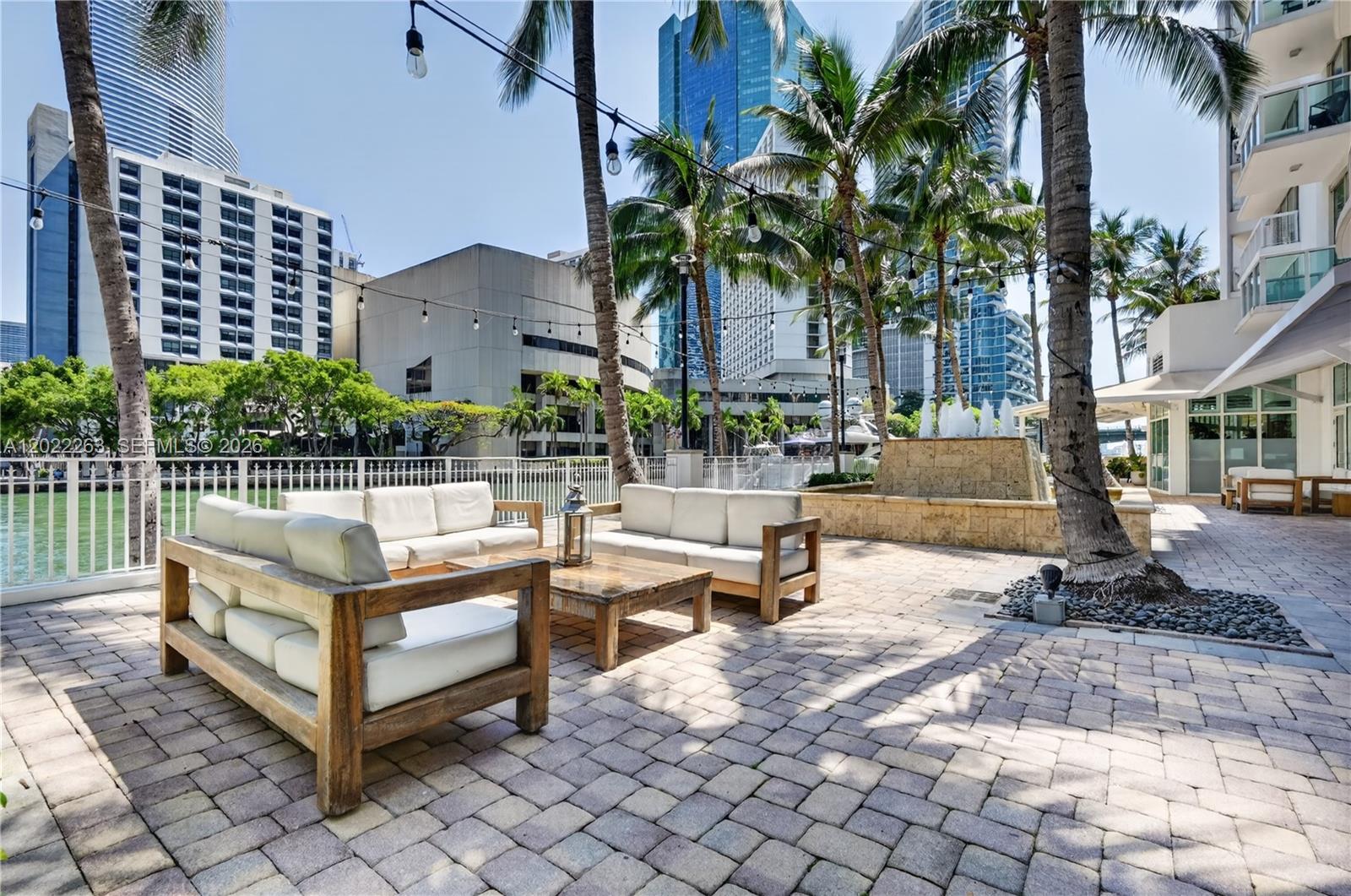 31 SE 5th St #203, Miami FL 33131