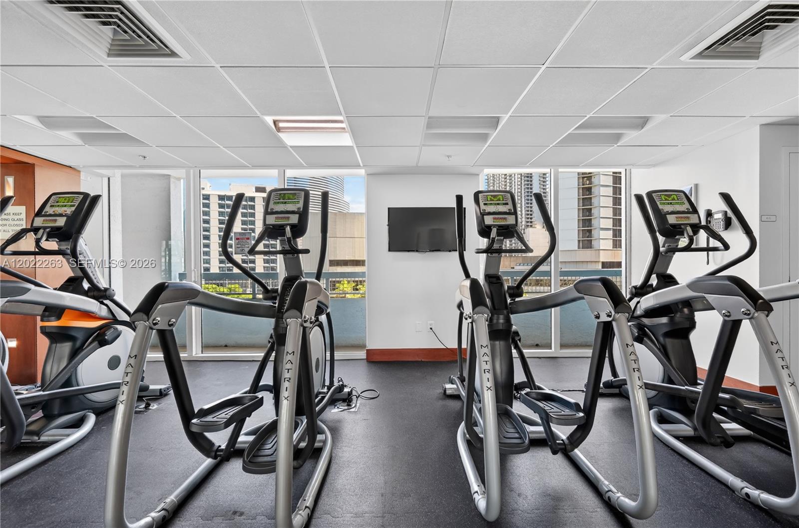 31 SE 5th St #203, Miami FL 33131