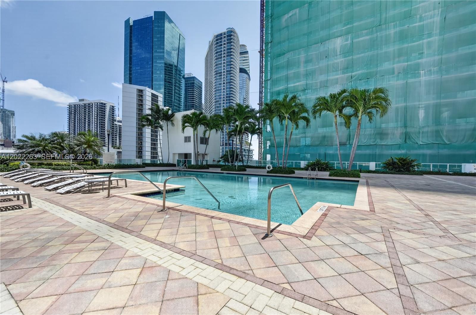 31 SE 5th St #203, Miami FL 33131