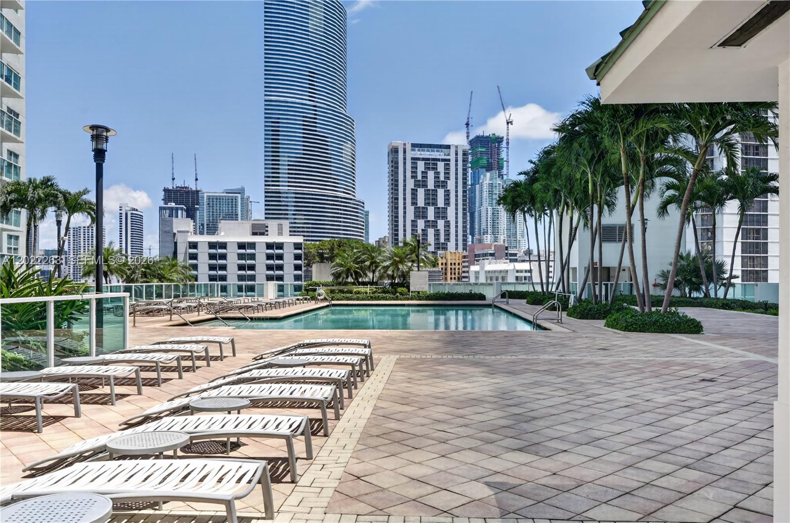 31 SE 5th St #203, Miami FL 33131
