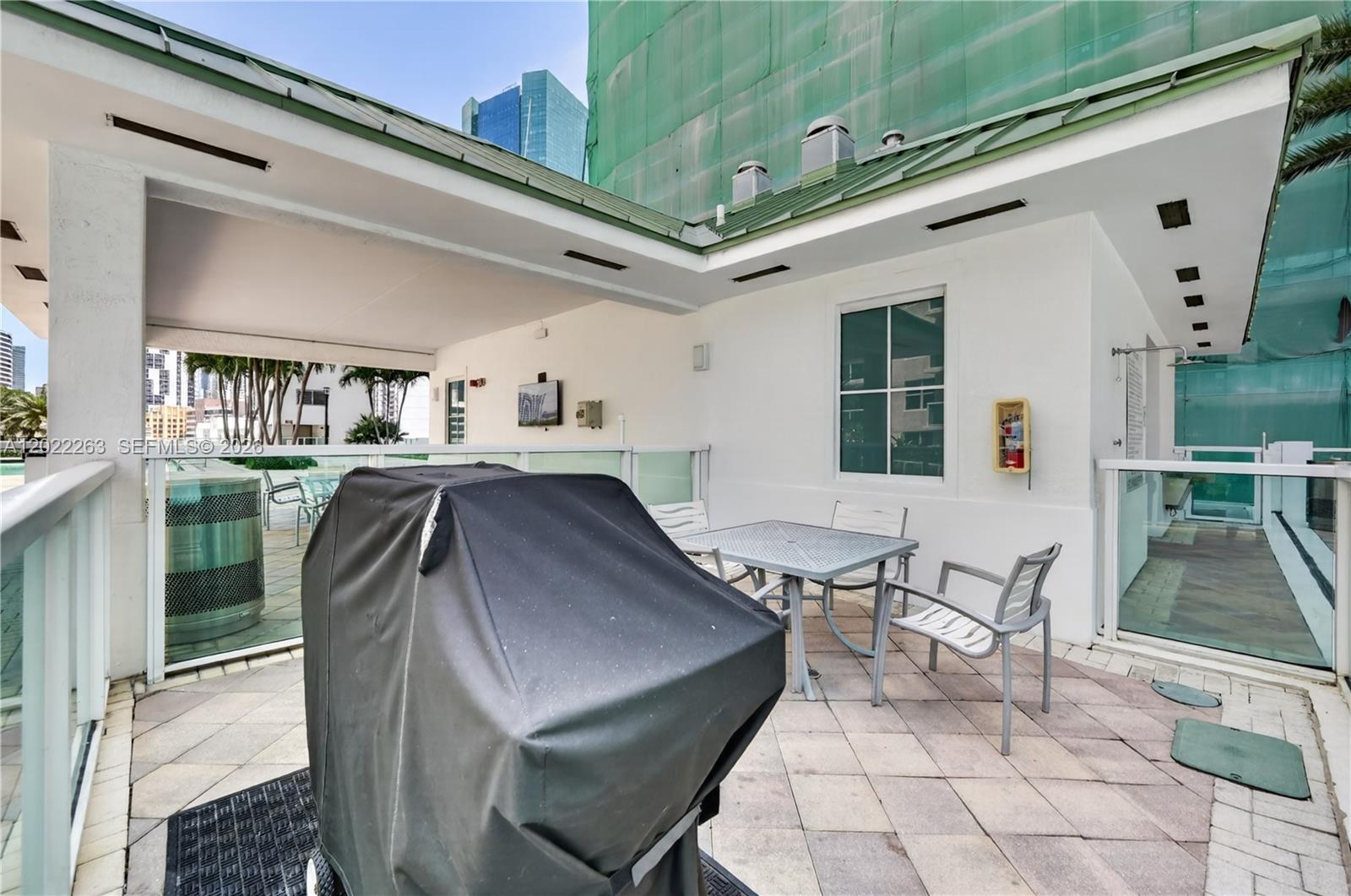 31 SE 5th St #203, Miami FL 33131