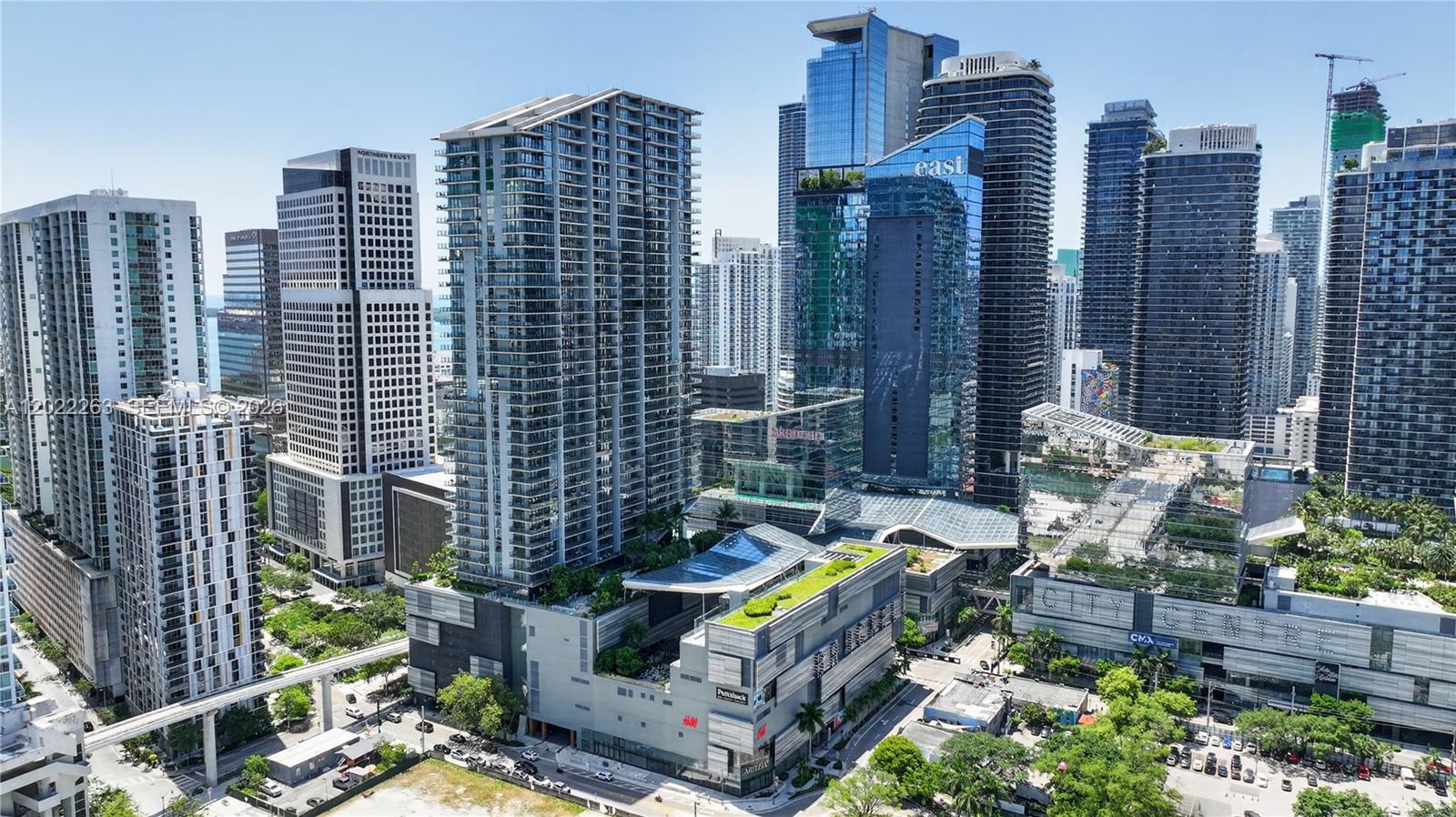 31 SE 5th St #203, Miami FL 33131
