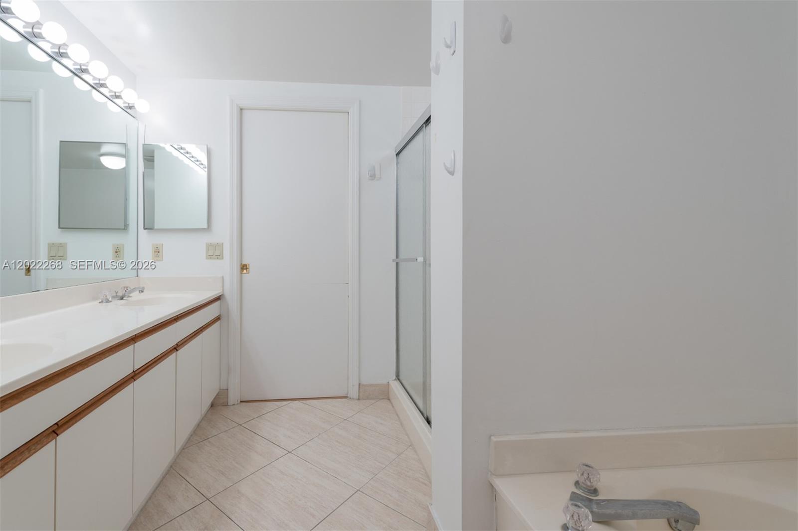 3610 Yacht Club Dr #511, Aventura FL 33180