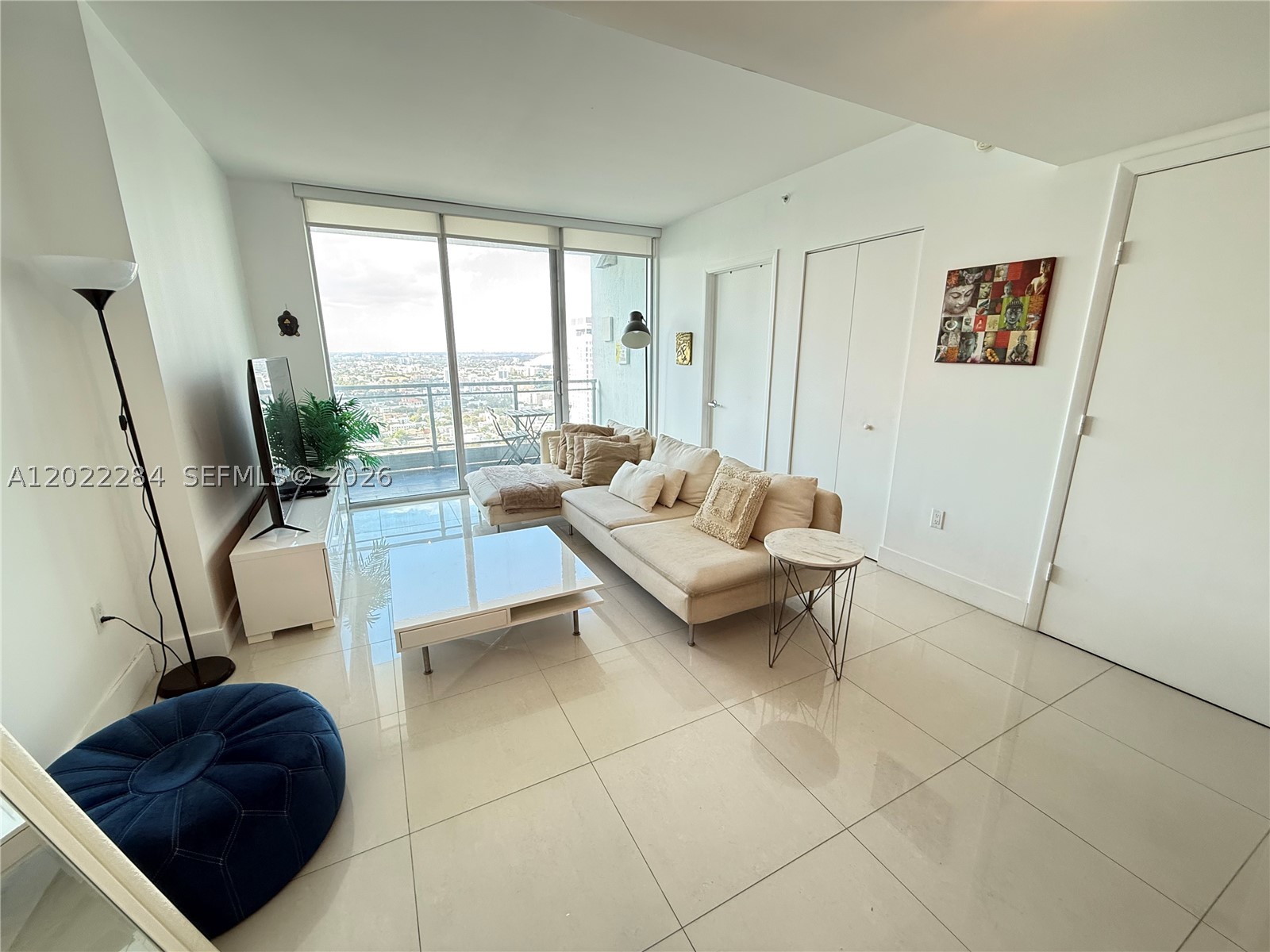 92 SW 3rd St #3709, Miami FL 33130